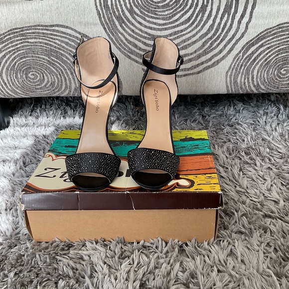 Zigi Soho Size:9 Color: Black Condition: Slightly Worn - Picture 2 of 3